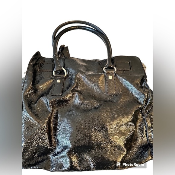 Michael Kors large patent leather top handle or shoulder strap purse. - Picture 2 of 7